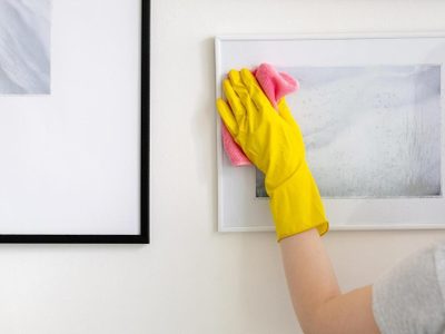 El truco para limpiar los cuadros y que queden como nuevos, sin polvo y sin dañarlos