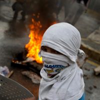 Maduro confirma la muerte de dos personas durante ataque a una base militar en Venezuela