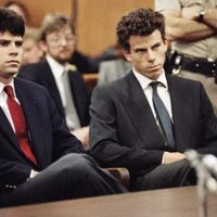 Tras 35 años en prisión y una serie de Netflix, los hermanos Menéndez esperan ser liberados