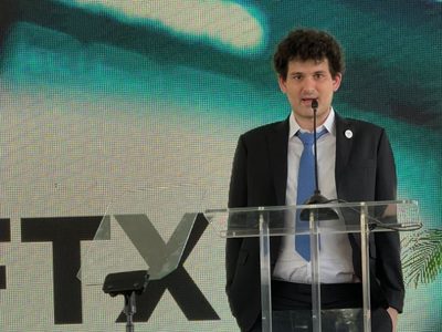 A sus 29 años, Sam Bankman-Fried llega al número 32 de la lista de los más ricos del mundo