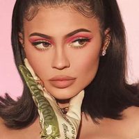 "¡Prohibido hacer zoom!" El vestido de Kylie Jenner no pudo esconder tanto y... ¡La traicionó!
