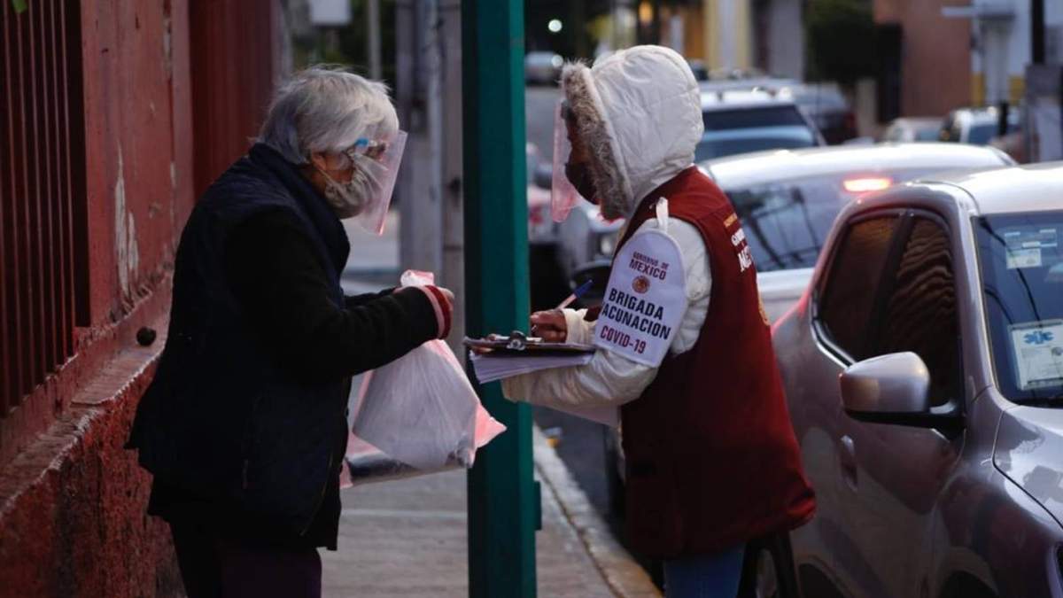 Inicio de la vacunación a adultos mayores en México