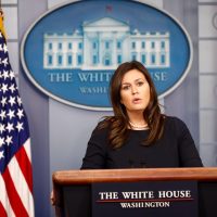 Fox News contrata como analista a Sarah Sanders, exvocera de la Casa Blanca