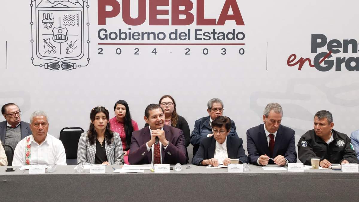 El gobernador en la conferencia de prensa del jueves