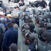 Policía desaloja a campesinos que exigían un alto al uso de bombas antigranizo en Puebla