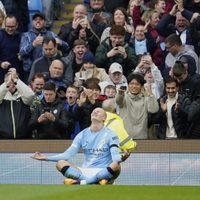 Manchester City golea 3-0 al United en la Premier League; Haaland anotó doblete