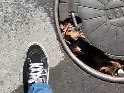 La alcantarilla que se convirtió en una trampa para peatones