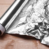 El papel aluminio usado no se tira, así podés resolver uno de los problemas que tenés en casa