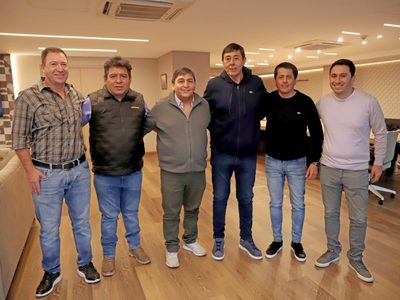 Cumbre de gremialistas de Neuquén para analizar la situación de los trabajadores y la posible aprobación de la Ley Bases