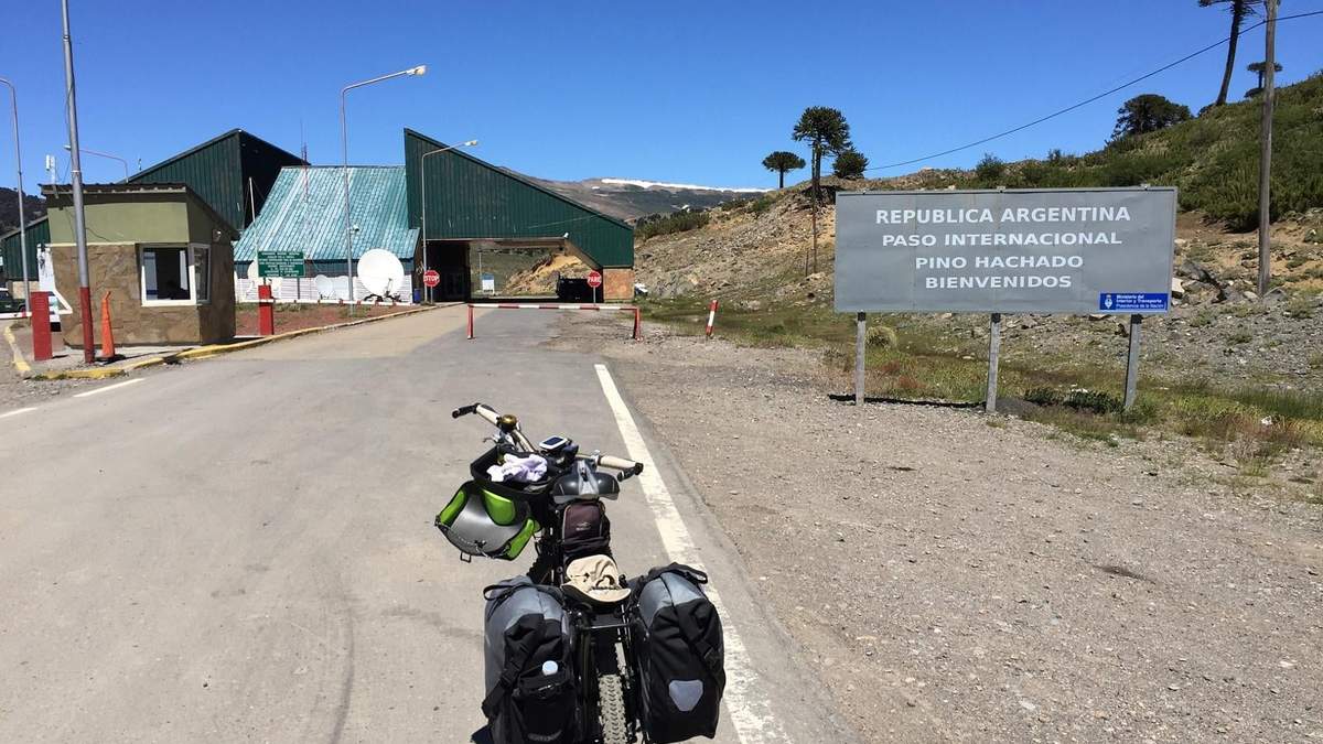 Paso fronterizo Pino Hachado, entre Neuquén y Chile. Fuente: (Twitter)