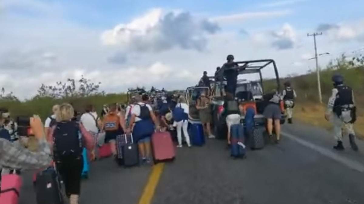 Los turistas franceses al salir del bloqueo