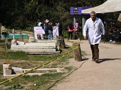Inicia primera exhumación formal de fosa común en Panteón Civil de Dolores