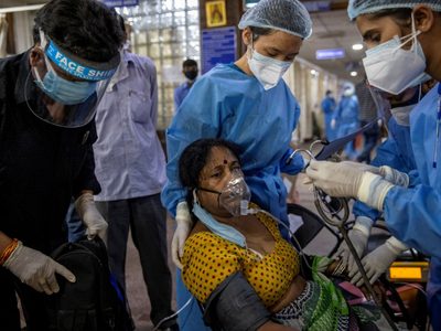 Terrible: India vuelve a superar récords de contagios diarios, casi 400 mil en un día