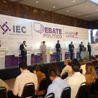 Vapulean a los Moreira en primer debate en Coahuila