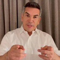 "Alito" Moreno denuncia que lo retienen en el AICM por supuesta alerta migratoria