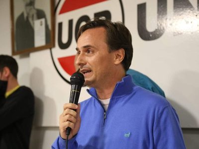 Juan Peláez dejó de ser el presidente de la UCR y afirmó que el partido debe seguir siendo frentista
