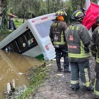 Semovi elimina Rutas 81 y 36 luego del accidente del microbús que cayó a canal de Xochimilco