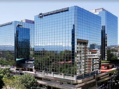 La falla en BBVA es "una buena llamada de atención" para que intervenga la Comisión Bancaria: AMLO