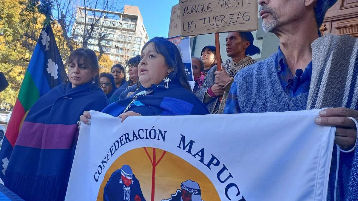 La Confederación Mapuche aseguró que resistirán el desalojo. Fuente: (La Angostura Digital)