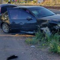 Un hombre manejaba alcoholizado y chocó el auto en que viajaba con tres amigos contra un guardarraíl