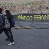 Senador del PAN plantea pena de muerte a feminicidas; Monreal dice que es una barbaridad