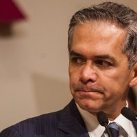 En plena intercampaña, el jefe de gobierno anuncia programa de condonación de multas por adeudo de impuestos