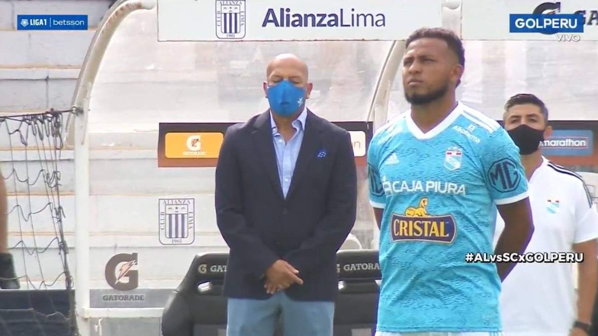 Minuto de silencio en Perú