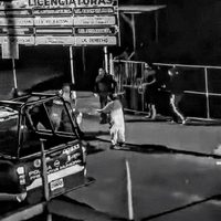 Policía de Cuautla somete con violencia a cinco personas (Video)