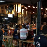 Sancionan a cantinas, antros y restaurantes en León por incumplir medidas