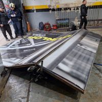 Un jubilado murió aplastado por el portón de una gomería