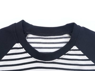 Mirá cómo arreglar el cuello de tus poleras o remeras si está estirado con solo una cosa y gratis