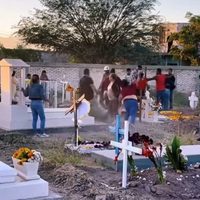 Se viraliza pelea entre familias en pleno panteón (Video)