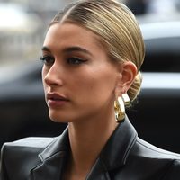 El hack viral de maquillaje con pinza de depilar que eleva tu mirada al instante