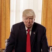 Trump sugiere que autoridad electoral y de comunicaciones indaguen a "Saturday Night Live" por burlarse de él