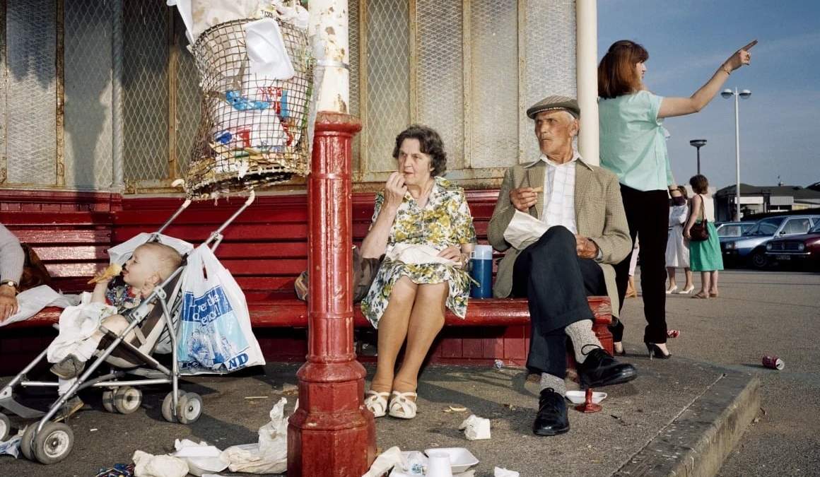 Martin Parr, leyenda de la fotografía contemporánea, falleció a los 73 años