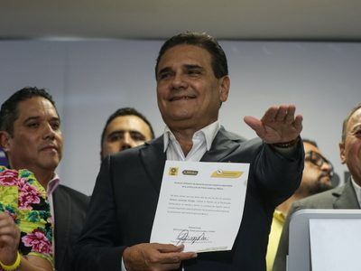 Pese a amenaza de la FGR, jueza frena por tiempo indefinido captura de Aureoles