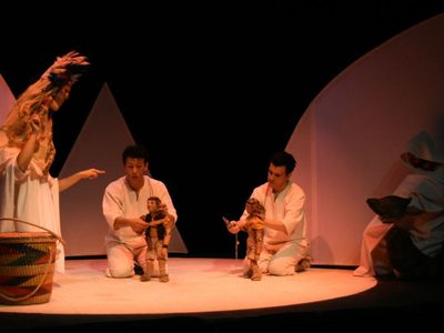 'Los gemelos en busca del sol”
