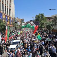 Miles de iraníes toman las calles en apoyo al gobierno y al Ejército frente a Israel