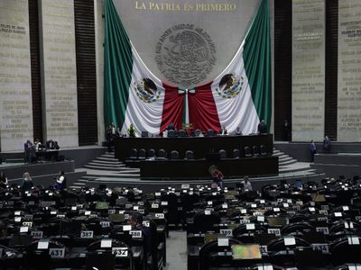 PRI, PAN y PRD se arman con exgobernadores (y Lilly Téllez) contra el Plan C de AMLO