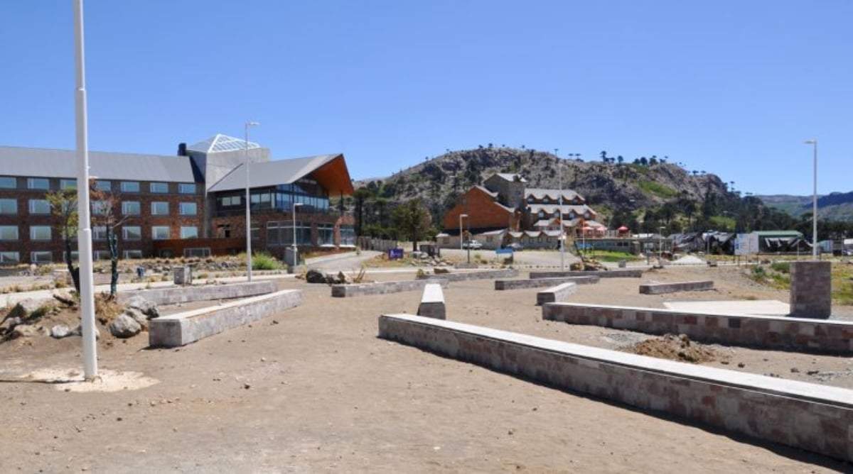 Paseo costero en Caviahue. Fuente: (Neuquén Informa)