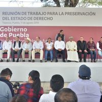 Tras linchamiento de siete personas, Barbosa visita Tepexco y Cohuecan, Puebla