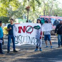 Bloquean Congreso e instalaciones portuarias por gasolinazo en Colima