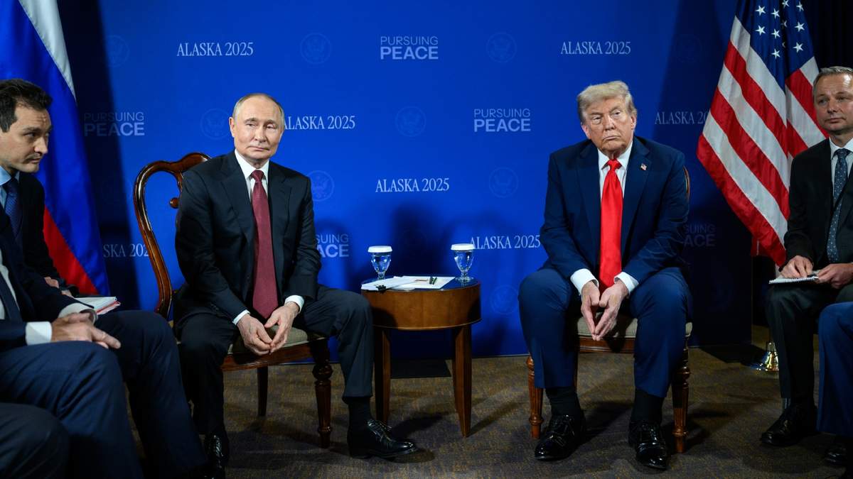 Vladimir Putin en la cumbre con Donald Trump