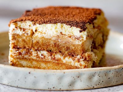 Postre tipo tiramisú con corazón de dulce de leche: no te vas a poder resistir a esta receta perfecta y súper fácil