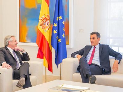 Alberto Fernández logró el guiño de su "gran amigo" Pedro Sánchez