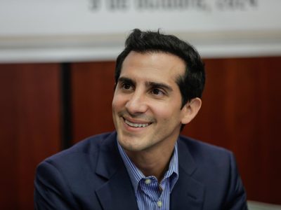 Rommel Pacheco da marcha atrás a la era de Ana Guevara: mantendrá becas