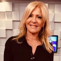 El office-core está vigente con prendas que tenés en el placard: Susana Roccasalvo opta por la elegancia en tonos neutros