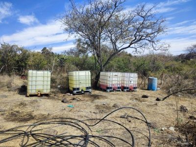 Decomisan armas, drogas y combustible “ordeñado” en dos municipios de Jalisco