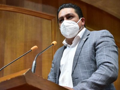 Diputados del Edomex proponen castigar a quien haga fiestas con más de 30 personas