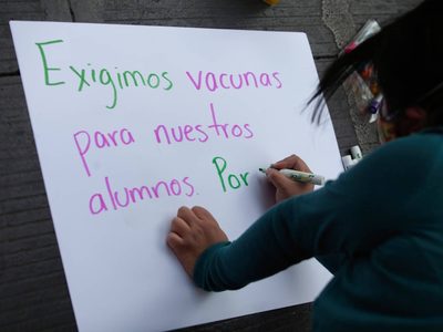 México acata la ruta de la OMS para vacunación; los niños son el grupo de menor riesgo: Ssa